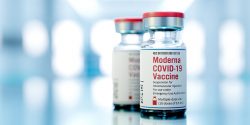 Doctors in Pennsylvania reported a case of a U.S. patient who developed blood clots after receiving the Moderna COVID vaccine.